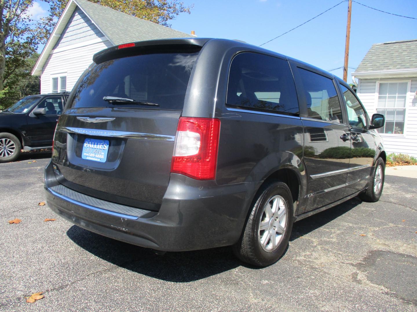 2012 BLACK Chrysler Town & Country Touring (2C4RC1BG0CR) with an 3.6L V6 DOHC 24V engine, 6-Speed Automatic transmission, located at 540a Delsea Drive, Sewell, NJ, 08080, (856) 589-6888, 39.752560, -75.111206 - Photo#6