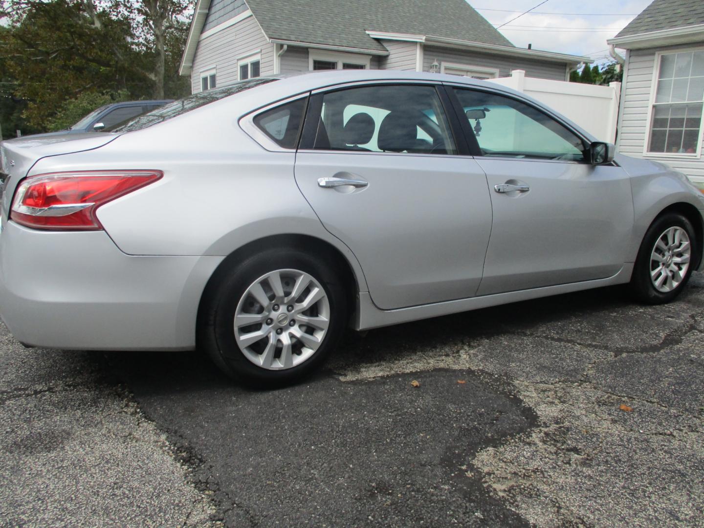 2013 Nissan Altima 2.5 S (1N4AL3AP8DC) with an 2.5L L4 DOHC 16V engine, located at 540a Delsea Drive, Sewell, NJ, 08080, (856) 589-6888, 39.752560, -75.111206 - Photo#7