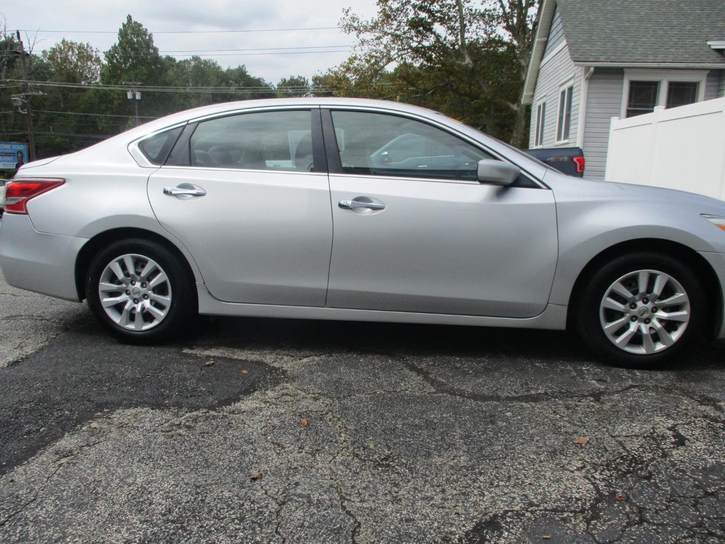 2013 Nissan Altima 2.5 S (1N4AL3AP8DC) with an 2.5L L4 DOHC 16V engine, located at 540a Delsea Drive, Sewell, NJ, 08080, (856) 589-6888, 39.752560, -75.111206 - Photo#8