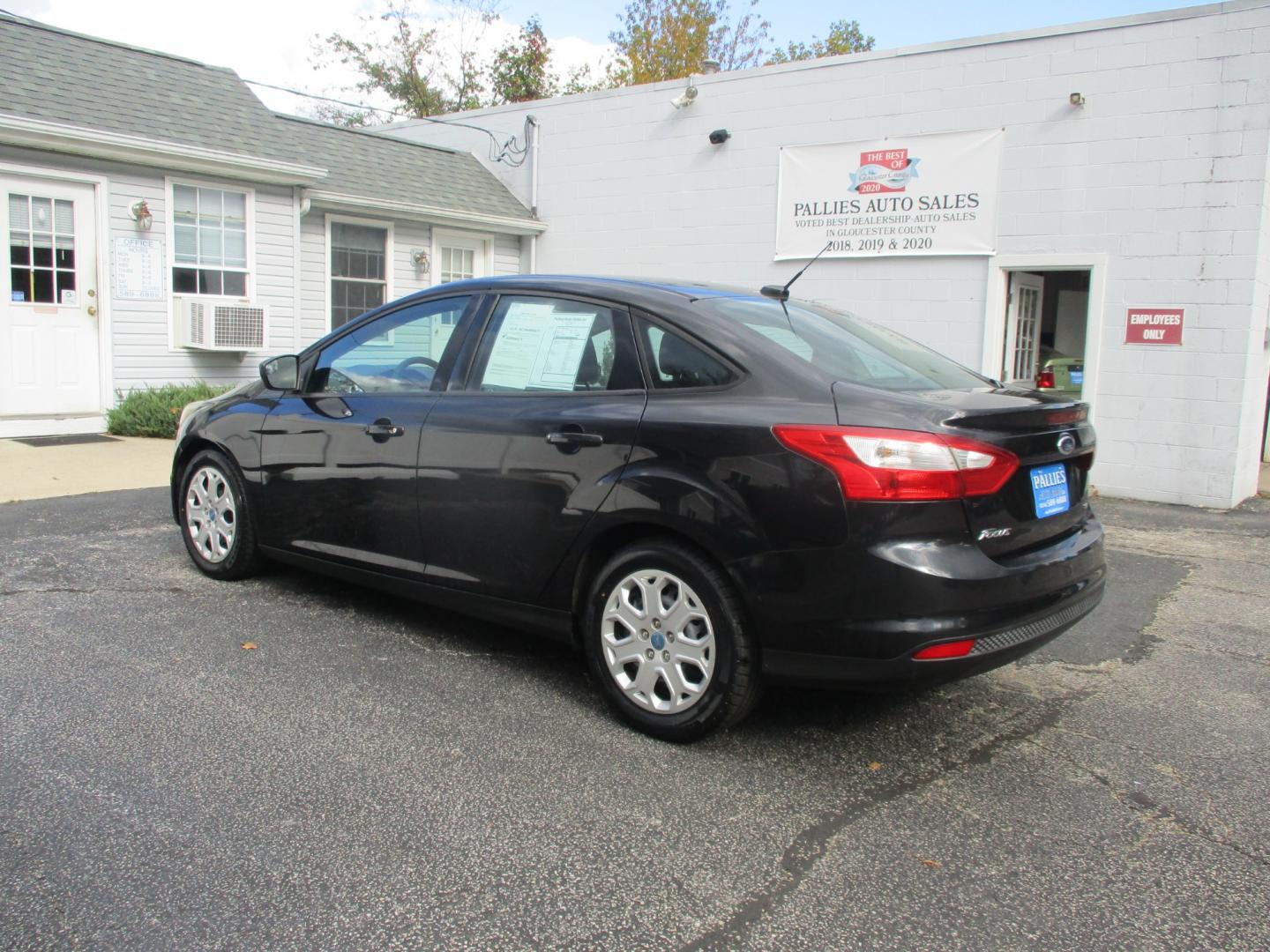 2012 Ford Focus SE Sedan (1FAHP3F21CL) with an 2.0L L4 DOHC 16V engine, located at 540a Delsea Drive, Sewell, NJ, 08080, (856) 589-6888, 39.752560, -75.111206 - Photo#3