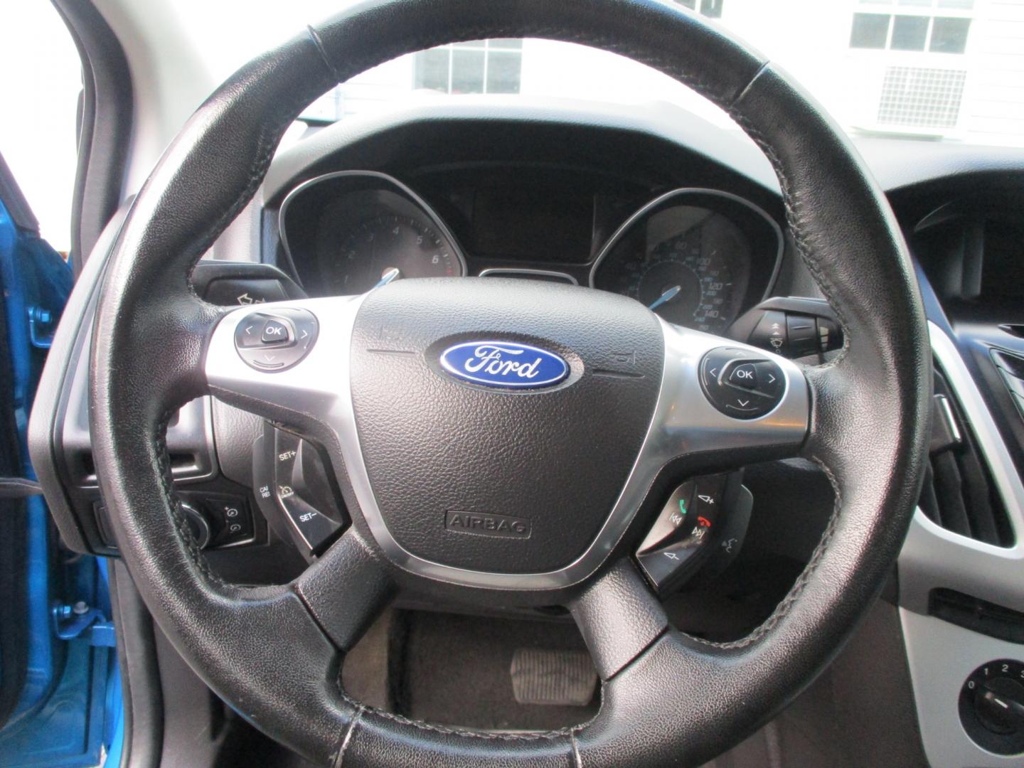 2012 Ford Focus SE (1FAHP3K26CL) with an 2.0L L4 DOHC 16V engine, located at 540a Delsea Drive, Sewell, NJ, 08080, (856) 589-6888, 39.752560, -75.111206 - Photo#20