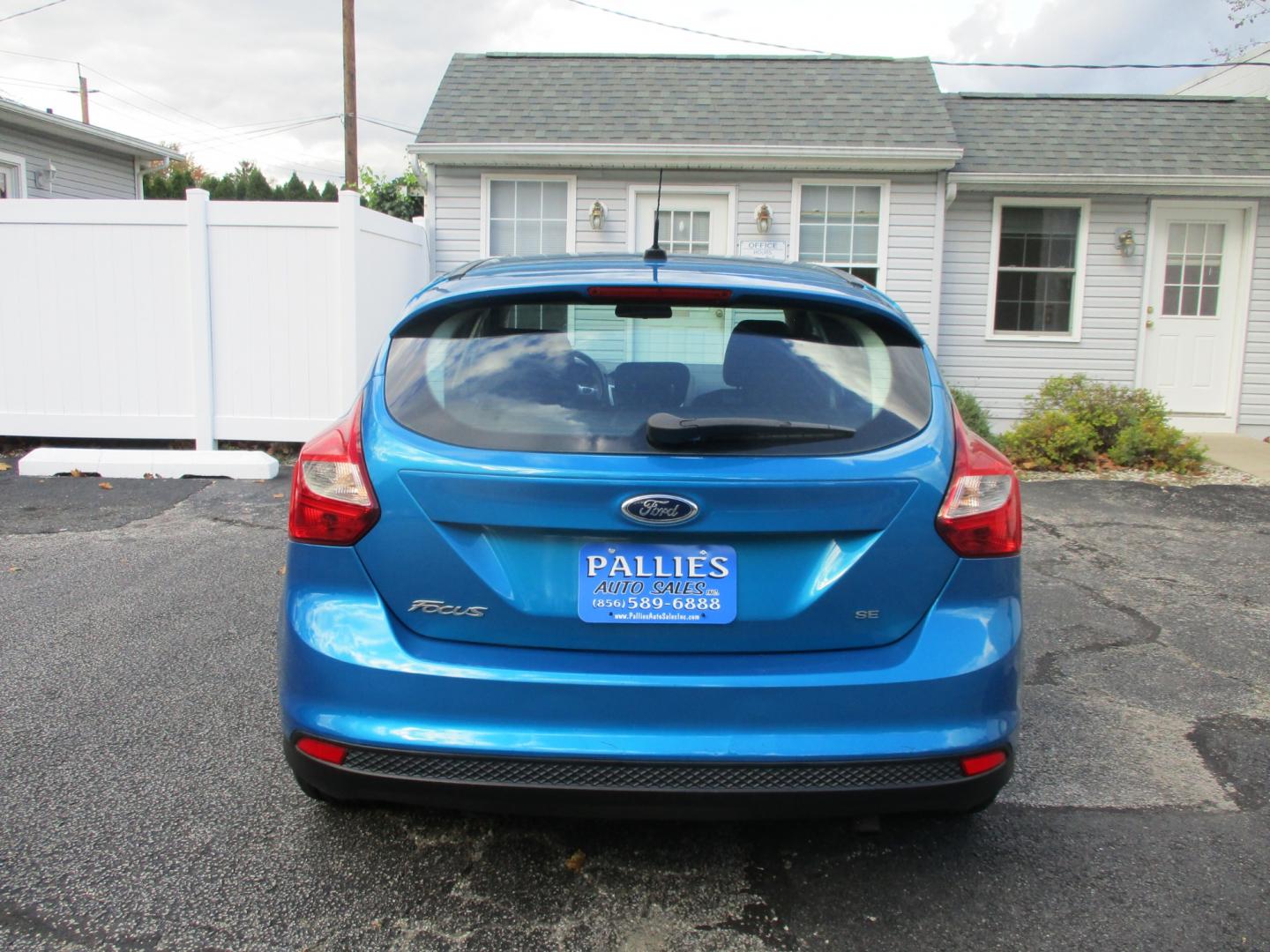 2012 Ford Focus SE (1FAHP3K26CL) with an 2.0L L4 DOHC 16V engine, located at 540a Delsea Drive, Sewell, NJ, 08080, (856) 589-6888, 39.752560, -75.111206 - Photo#6