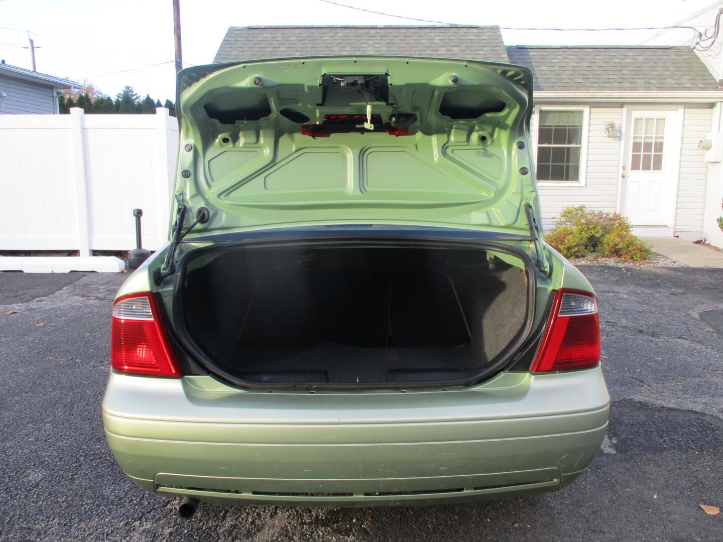 2007 Ford Focus ZX4 S (1FAHP34N17W) with an 2.0L L4 DOHC 16V engine, AUTOMATIC transmission, located at 540a Delsea Drive, Sewell, NJ, 08080, (856) 589-6888, 39.752560, -75.111206 - Photo#23