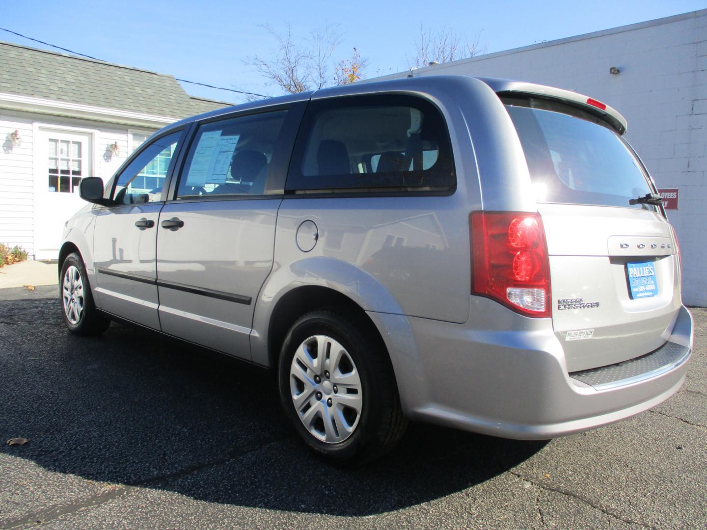 2014 Dodge Grand Caravan SE (2C4RDGBG6ER) with an 3.6L V6 DOHC 24V engine, 6-Speed Automatic transmission, located at 540a Delsea Drive, Sewell, NJ, 08080, (856) 589-6888, 39.752560, -75.111206 - Photo#4