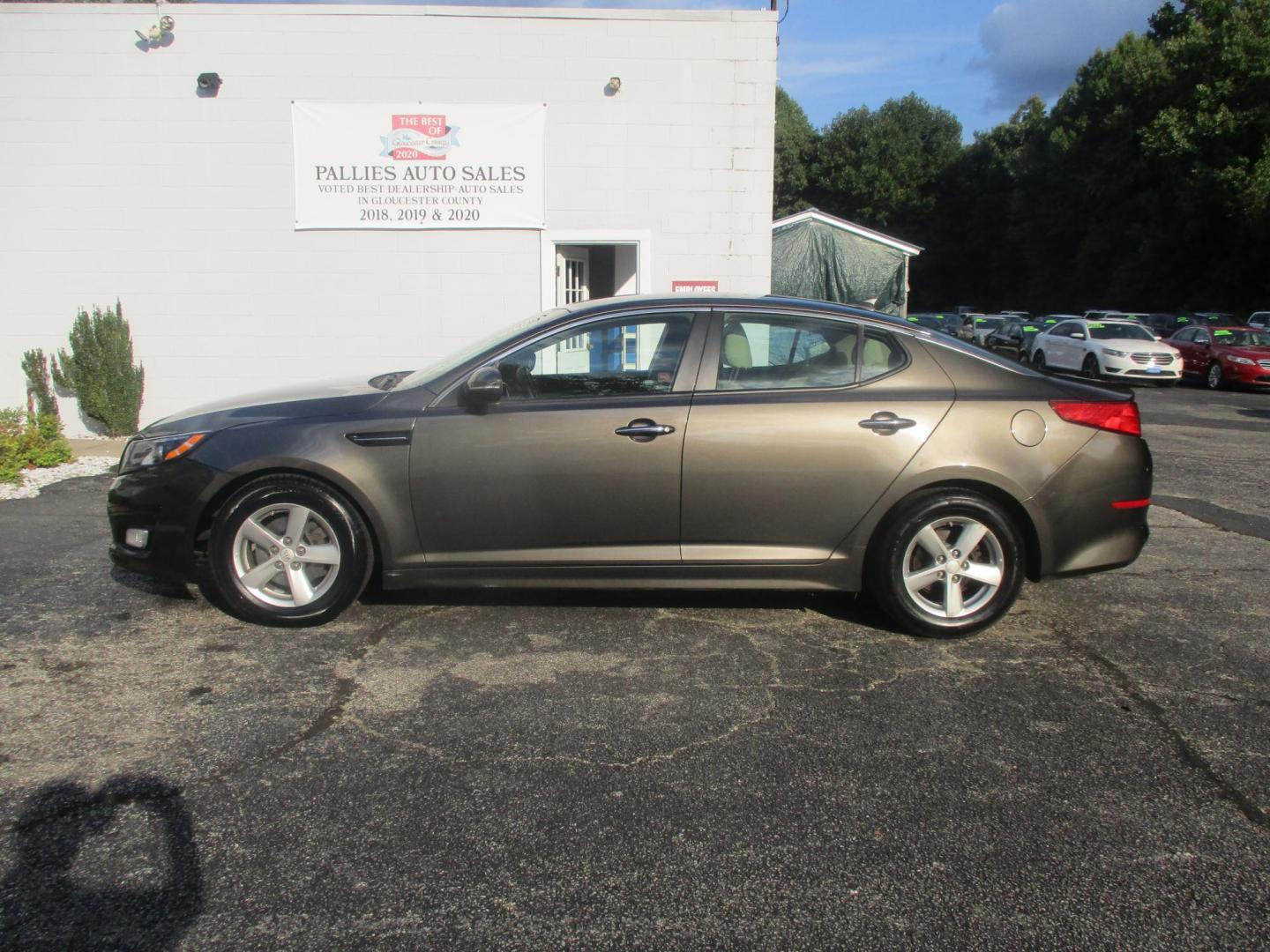 2015 BRONZE Kia Optima LX (5XXGM4A74FG) with an 2.4L L4 DOHC 16V engine, 6-Speed Automatic transmission, located at 540a Delsea Drive, Sewell, NJ, 08080, (856) 589-6888, 39.752560, -75.111206 - Photo#4