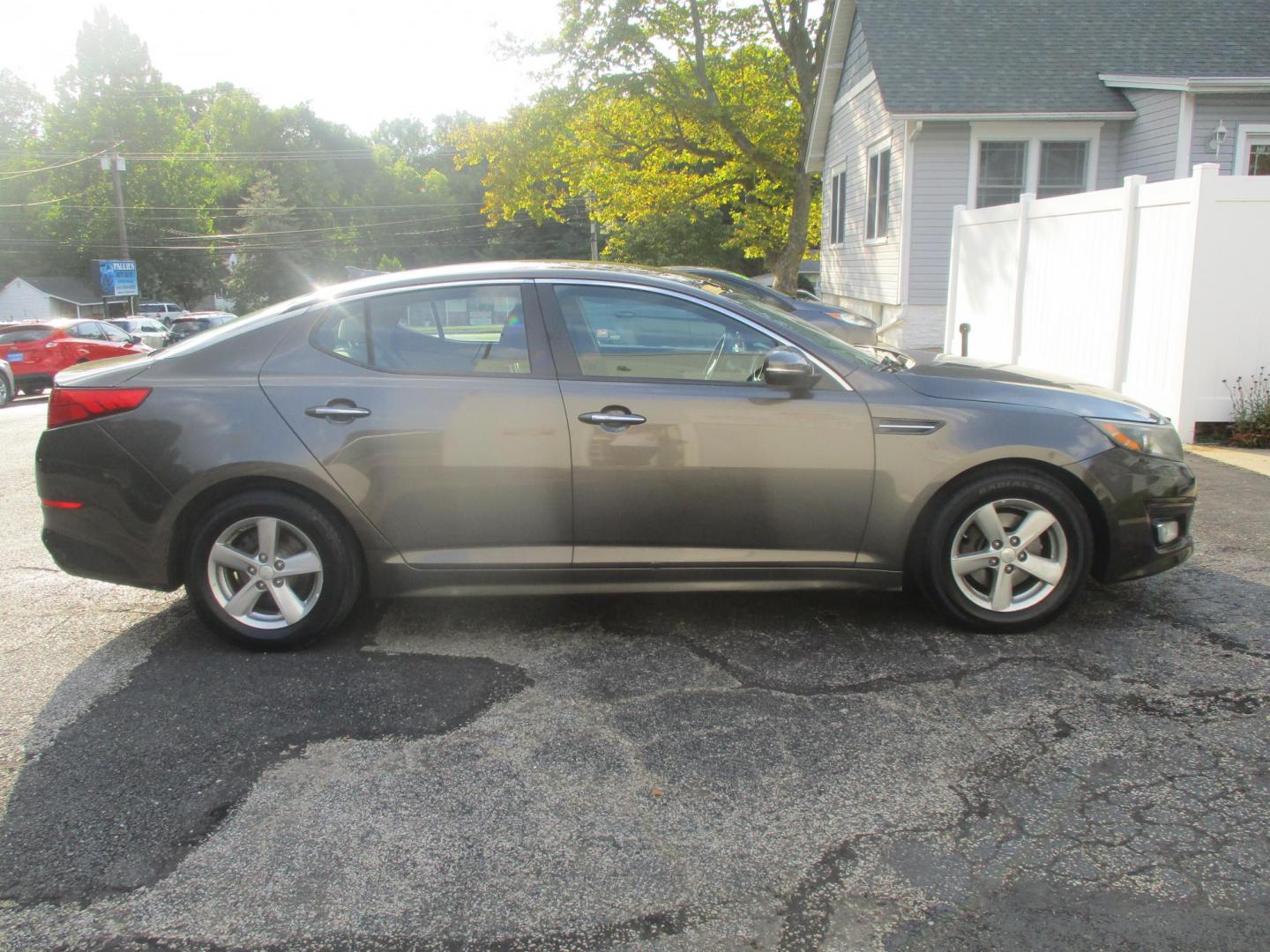 2015 BRONZE Kia Optima LX (5XXGM4A74FG) with an 2.4L L4 DOHC 16V engine, 6-Speed Automatic transmission, located at 540a Delsea Drive, Sewell, NJ, 08080, (856) 589-6888, 39.752560, -75.111206 - Photo#10