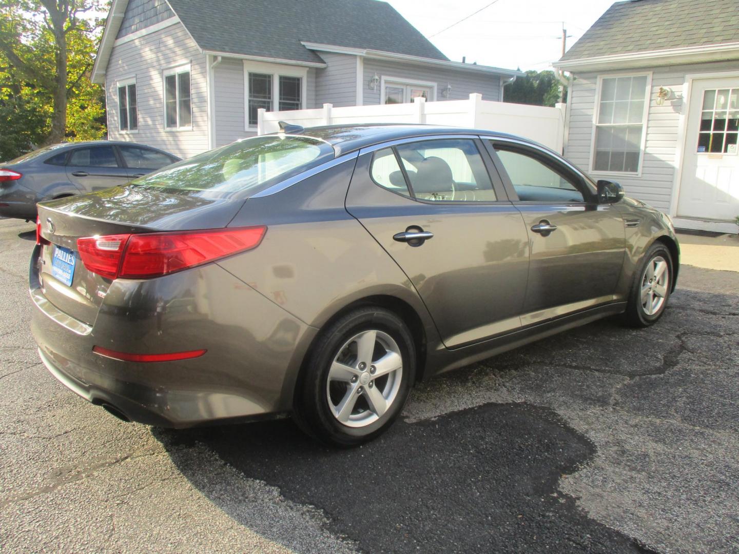 2015 BRONZE Kia Optima LX (5XXGM4A74FG) with an 2.4L L4 DOHC 16V engine, 6-Speed Automatic transmission, located at 540a Delsea Drive, Sewell, NJ, 08080, (856) 589-6888, 39.752560, -75.111206 - Photo#9