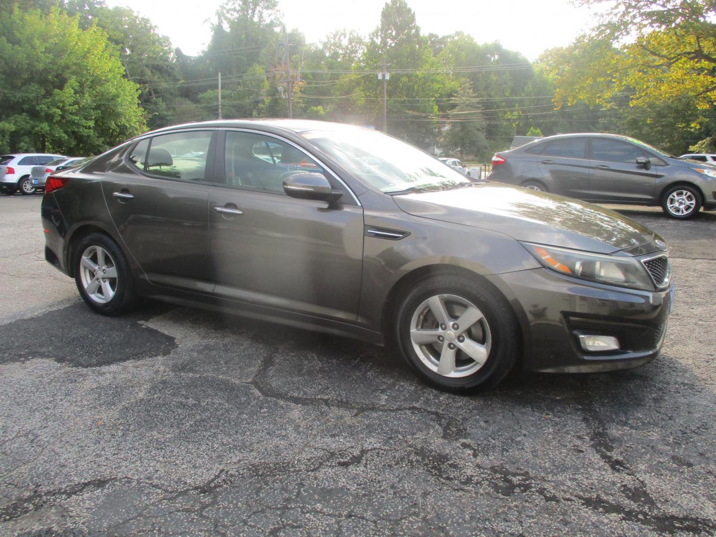 2015 BRONZE Kia Optima LX (5XXGM4A74FG) with an 2.4L L4 DOHC 16V engine, 6-Speed Automatic transmission, located at 540a Delsea Drive, Sewell, NJ, 08080, (856) 589-6888, 39.752560, -75.111206 - Photo#11