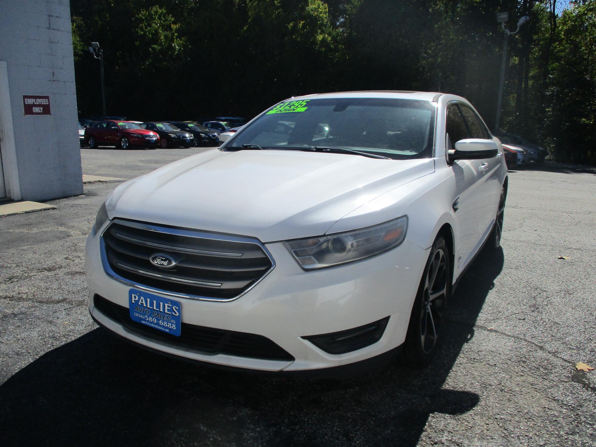 photo of 2014 Ford Taurus SEL FWD