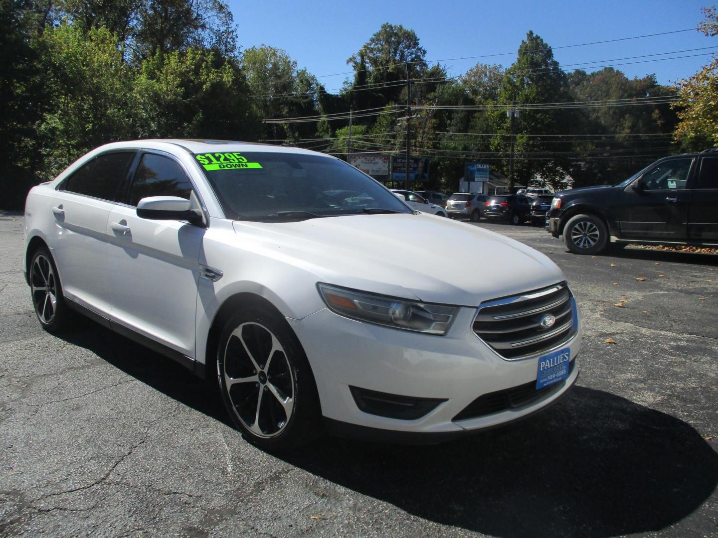 2014 WHITE Ford Taurus SEL FWD (1FAHP2E81EG) with an 3.5L V6 DOHC 24V engine, 6-Speed Automatic transmission, located at 540a Delsea Drive, Sewell, NJ, 08080, (856) 589-6888, 39.752560, -75.111206 - Photo#6