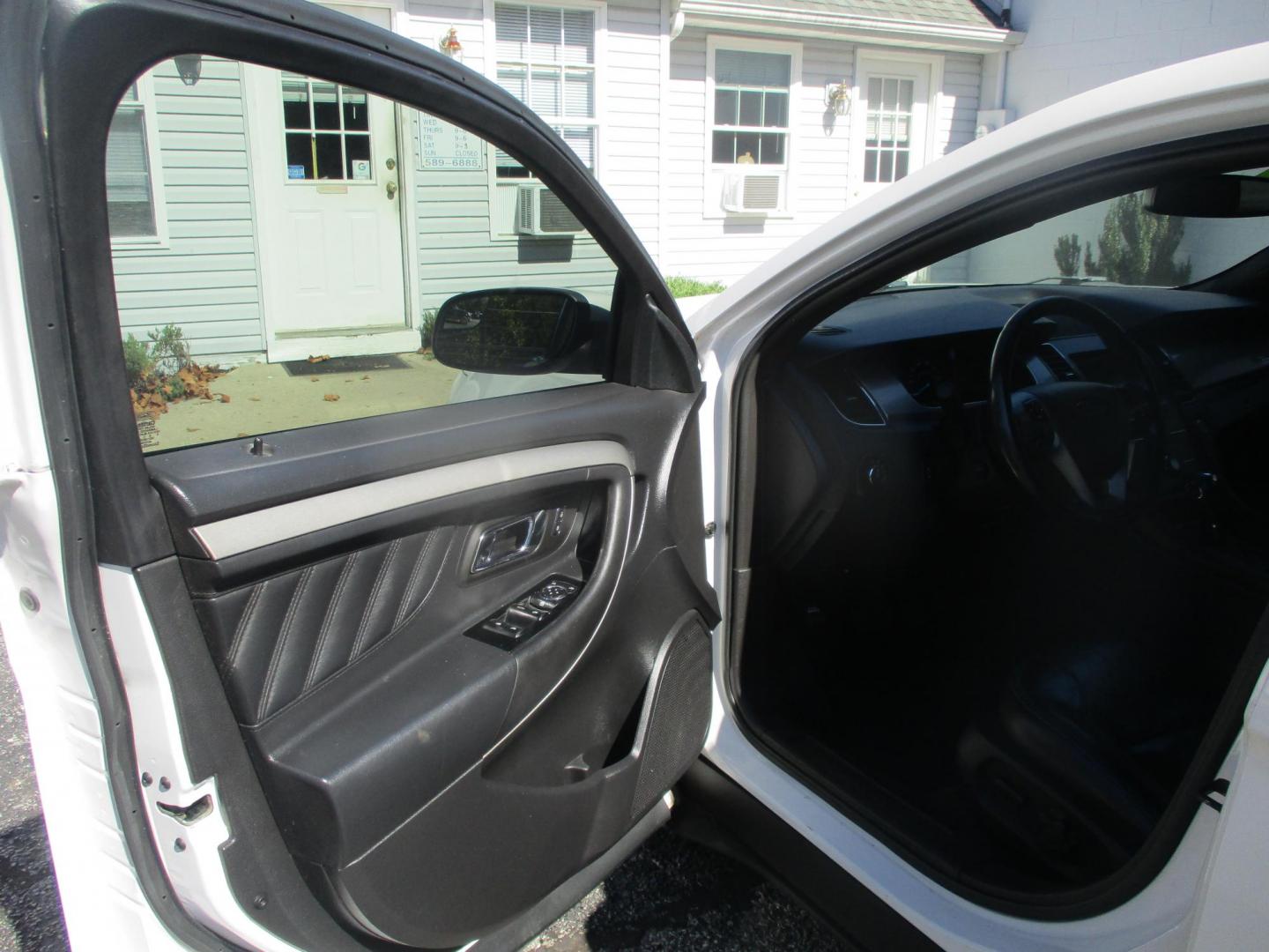 2014 WHITE Ford Taurus SEL FWD (1FAHP2E81EG) with an 3.5L V6 DOHC 24V engine, 6-Speed Automatic transmission, located at 540a Delsea Drive, Sewell, NJ, 08080, (856) 589-6888, 39.752560, -75.111206 - Photo#13