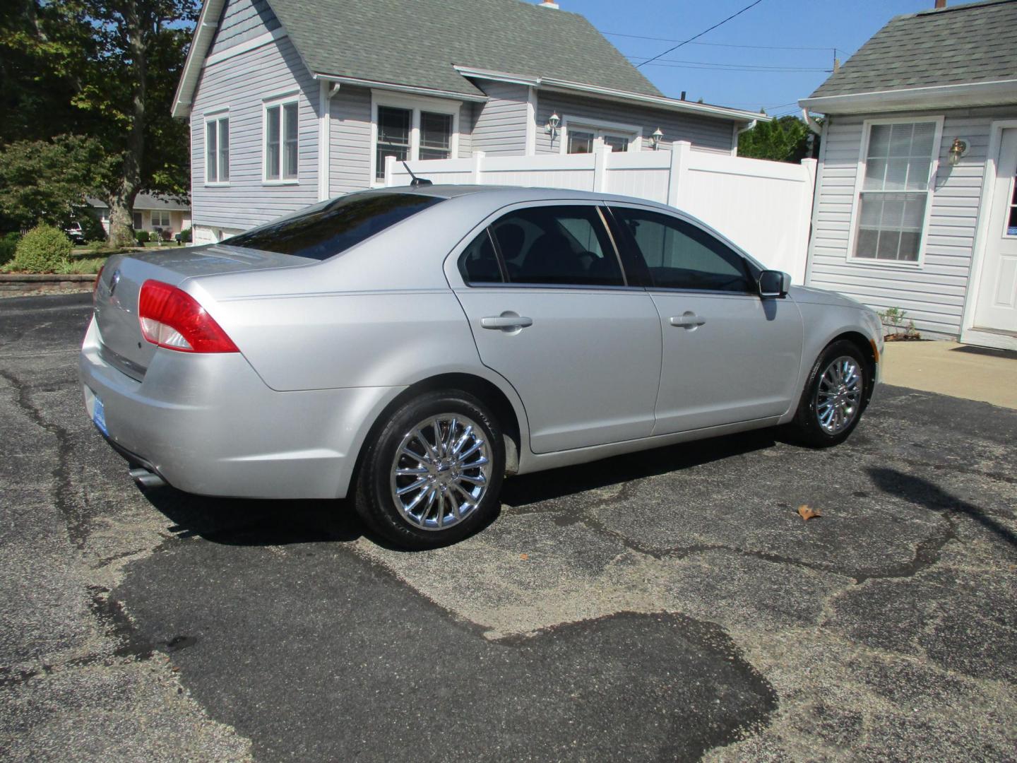 2010 SILVER Mercury Milan (3MEHM0HA9AR) , AUTOMATIC transmission, located at 540a Delsea Drive, Sewell, NJ, 08080, (856) 589-6888, 39.752560, -75.111206 - Photo#8