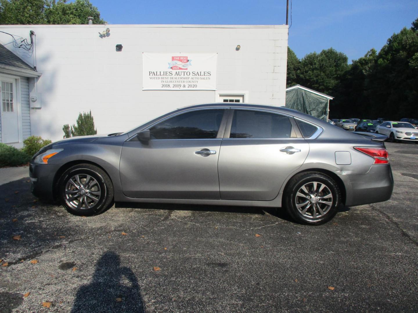 2015 GRAY Nissan Altima 2.5 S (1N4AL3APXFC) with an 2.5L L4 DOHC 16V engine, Continuously Variable Transmission transmission, located at 540a Delsea Drive, Sewell, NJ, 08080, (856) 589-6888, 39.752560, -75.111206 - Photo#1