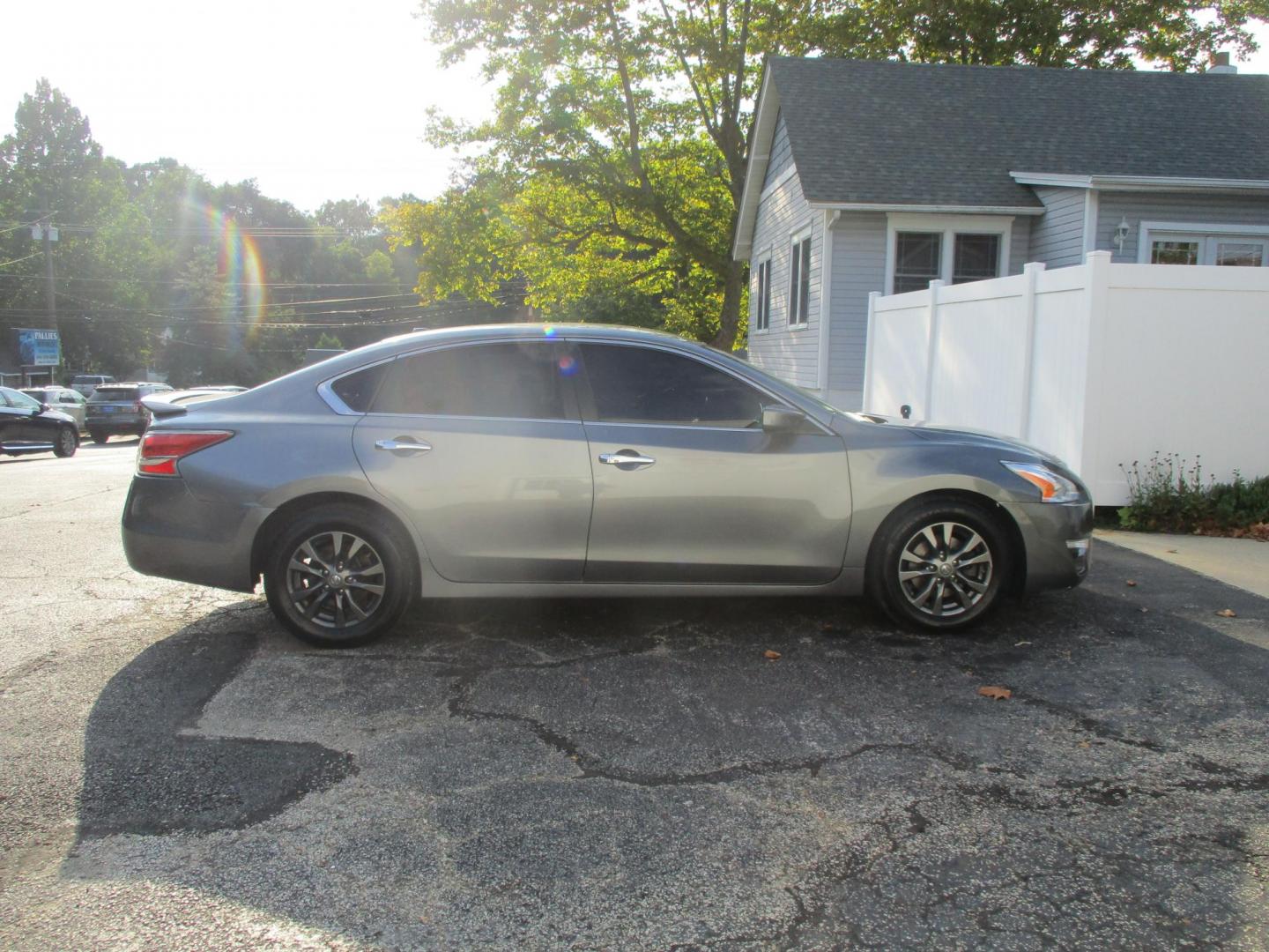 2015 GRAY Nissan Altima 2.5 S (1N4AL3APXFC) with an 2.5L L4 DOHC 16V engine, Continuously Variable Transmission transmission, located at 540a Delsea Drive, Sewell, NJ, 08080, (856) 589-6888, 39.752560, -75.111206 - Photo#8