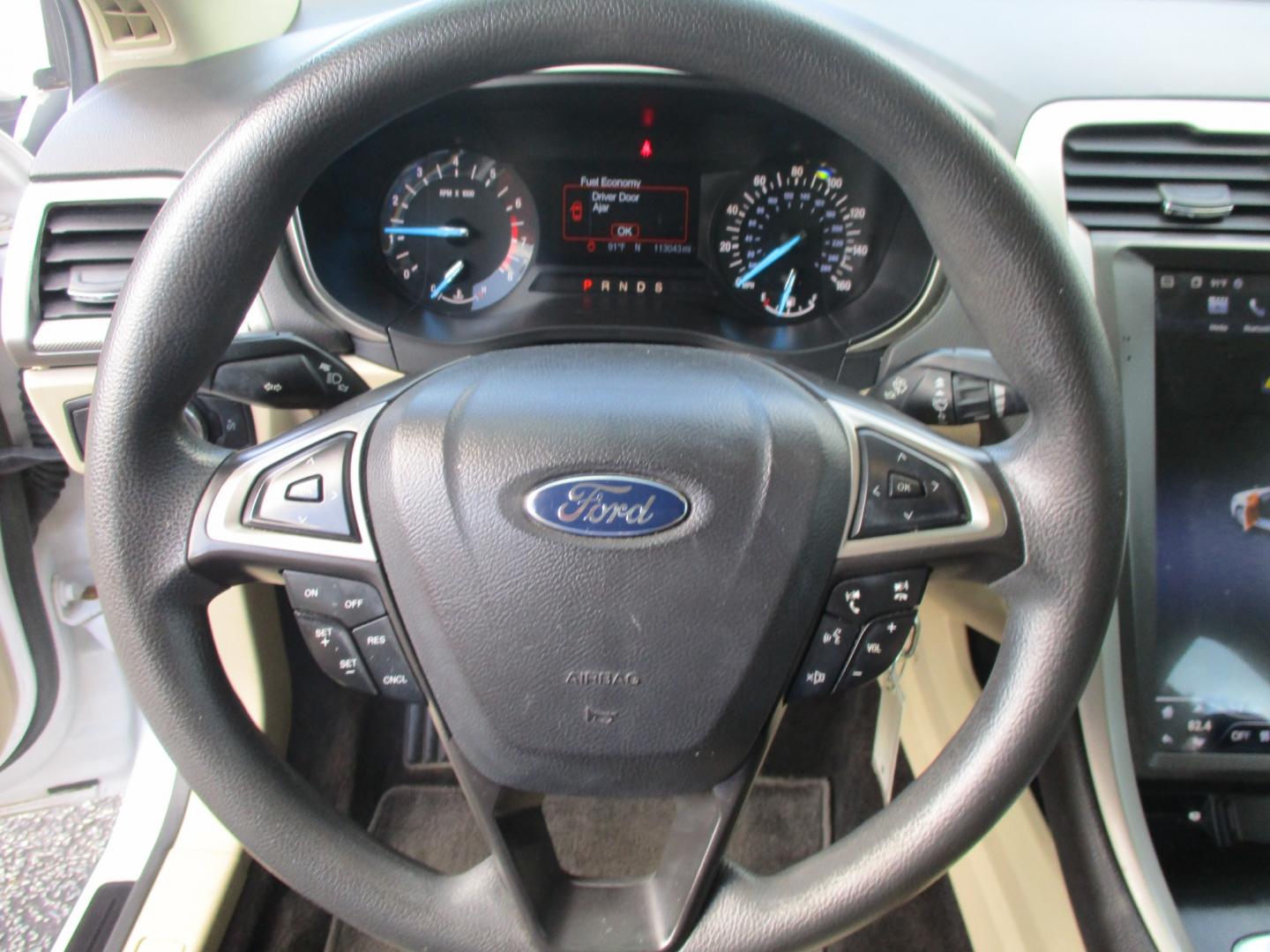 2014 WHITE Ford Fusion SE (3FA6P0H79ER) with an 2.5L L4 DOHC 16V engine, AUTOMATIC transmission, located at 540a Delsea Drive, Sewell, NJ, 08080, (856) 589-6888, 39.752560, -75.111206 - Photo#15