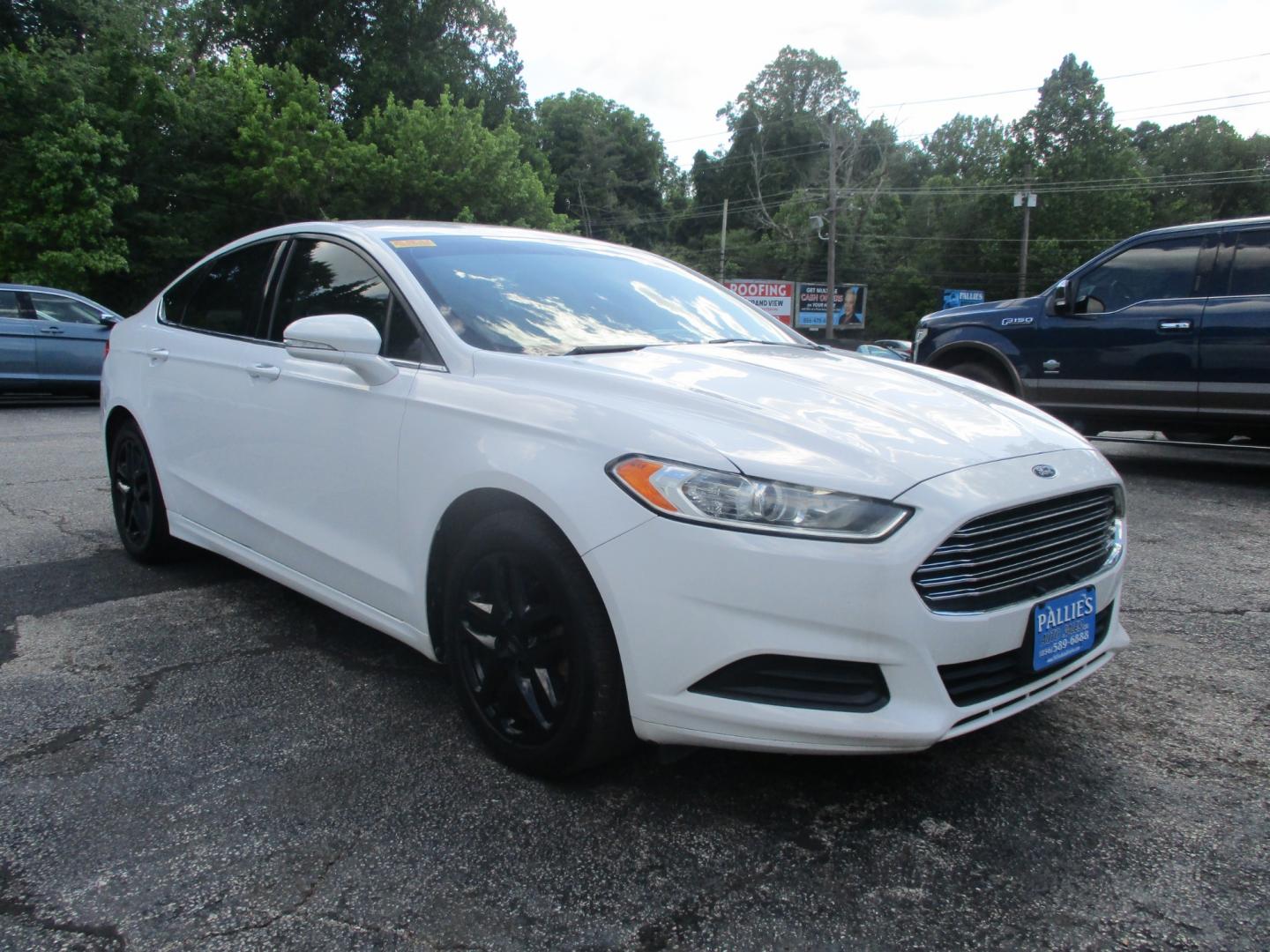 2014 WHITE Ford Fusion SE (3FA6P0H79ER) with an 2.5L L4 DOHC 16V engine, AUTOMATIC transmission, located at 540a Delsea Drive, Sewell, NJ, 08080, (856) 589-6888, 39.752560, -75.111206 - Photo#9