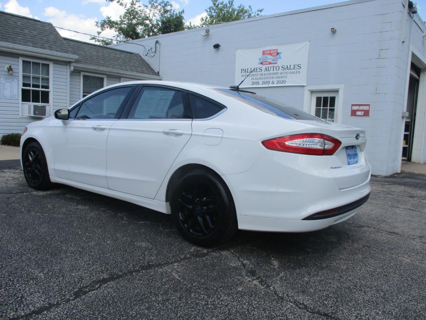 2014 WHITE Ford Fusion SE (3FA6P0H79ER) with an 2.5L L4 DOHC 16V engine, AUTOMATIC transmission, located at 540a Delsea Drive, Sewell, NJ, 08080, (856) 589-6888, 39.752560, -75.111206 - Photo#3