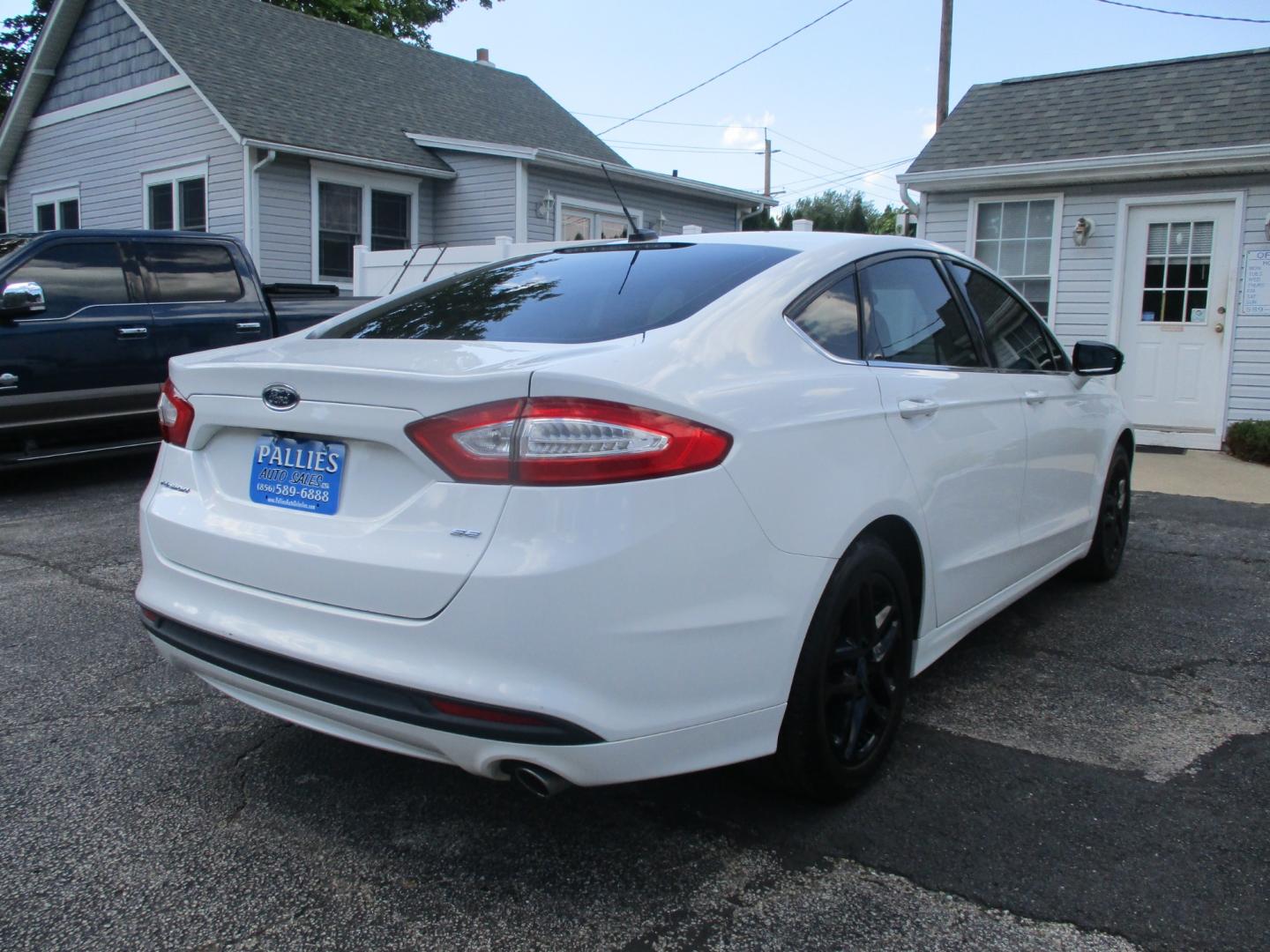 2014 WHITE Ford Fusion SE (3FA6P0H79ER) with an 2.5L L4 DOHC 16V engine, AUTOMATIC transmission, located at 540a Delsea Drive, Sewell, NJ, 08080, (856) 589-6888, 39.752560, -75.111206 - Photo#7