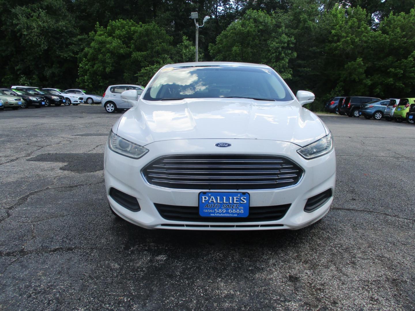 2014 WHITE Ford Fusion SE (3FA6P0H79ER) with an 2.5L L4 DOHC 16V engine, AUTOMATIC transmission, located at 540a Delsea Drive, Sewell, NJ, 08080, (856) 589-6888, 39.752560, -75.111206 - Photo#10