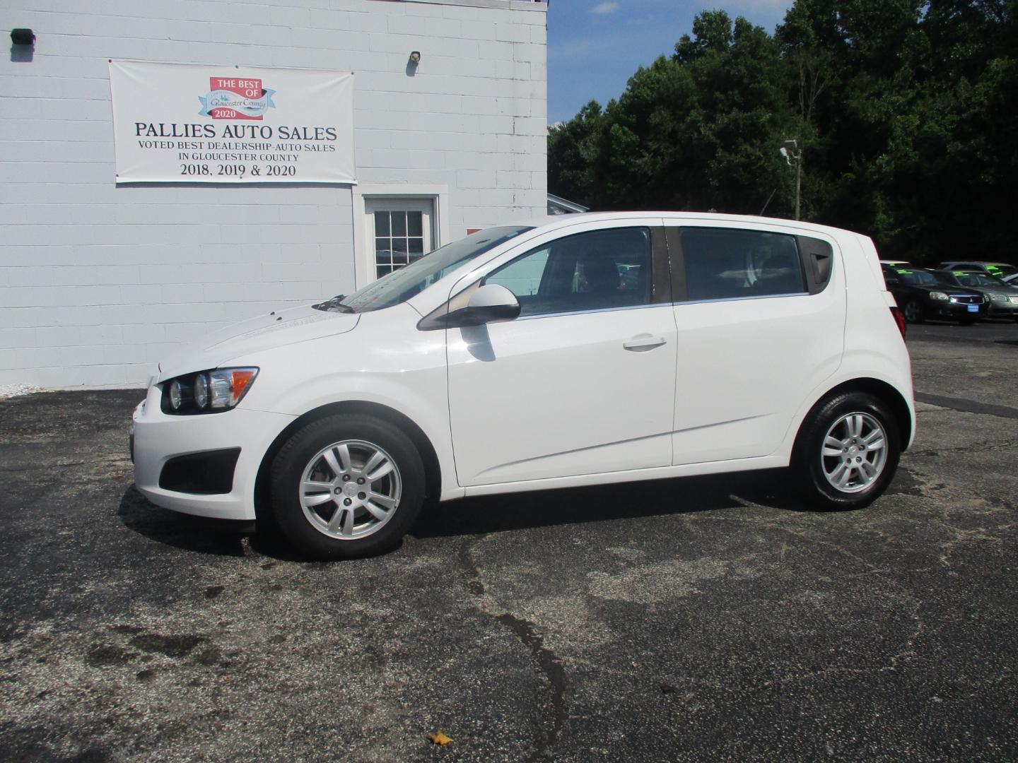 2015 WHITE Chevrolet Sonic (1G1JC6SG9F4) , AUTOMATIC transmission, located at 540a Delsea Drive, Sewell, NJ, 08080, (856) 589-6888, 39.752560, -75.111206 - Photo#1