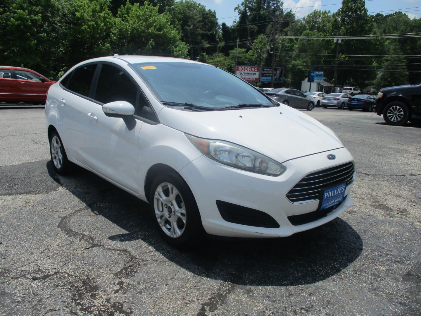 2016 WHITE Ford Fiesta SE Sedan (3FADP4BJ6GM) with an 1.6L L4 DOHC 16V engine, AUTOMATIC transmission, located at 540a Delsea Drive, Sewell, NJ, 08080, (856) 589-6888, 39.752560, -75.111206 - Photo#9