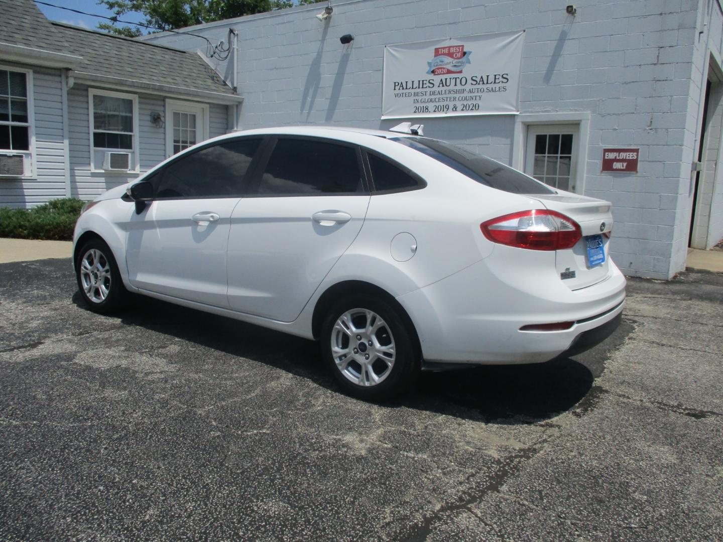 2016 WHITE Ford Fiesta SE Sedan (3FADP4BJ6GM) with an 1.6L L4 DOHC 16V engine, AUTOMATIC transmission, located at 540a Delsea Drive, Sewell, NJ, 08080, (856) 589-6888, 39.752560, -75.111206 - Photo#3