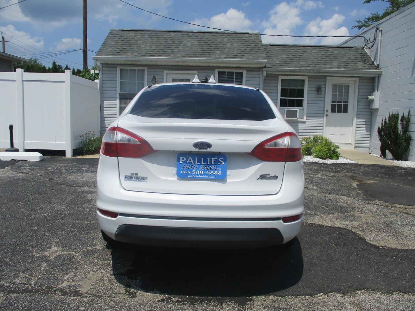 2016 WHITE Ford Fiesta SE Sedan (3FADP4BJ6GM) with an 1.6L L4 DOHC 16V engine, AUTOMATIC transmission, located at 540a Delsea Drive, Sewell, NJ, 08080, (856) 589-6888, 39.752560, -75.111206 - Photo#6