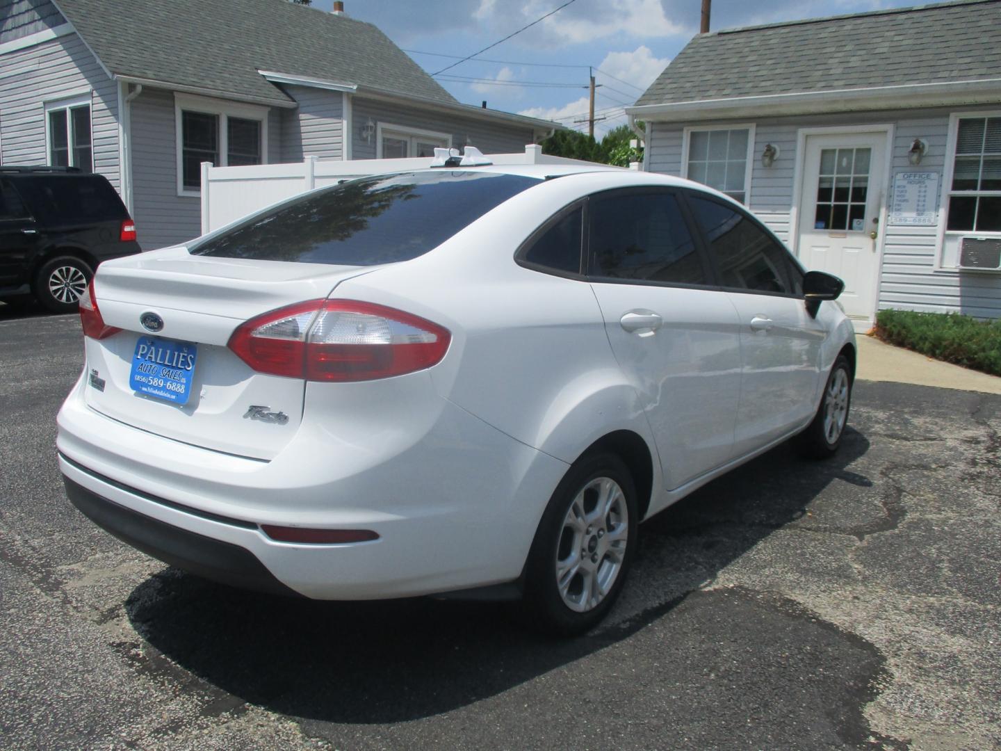 2016 WHITE Ford Fiesta SE Sedan (3FADP4BJ6GM) with an 1.6L L4 DOHC 16V engine, AUTOMATIC transmission, located at 540a Delsea Drive, Sewell, NJ, 08080, (856) 589-6888, 39.752560, -75.111206 - Photo#7