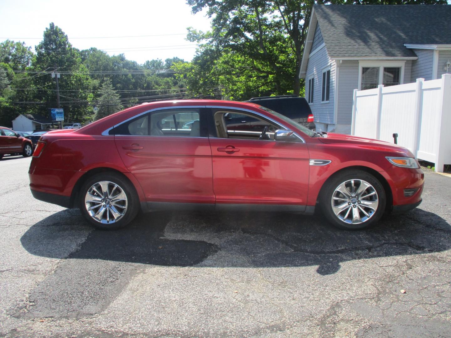 2010 RED Ford Taurus (1FAHP2FW5AG) , AUTOMATIC transmission, located at 540a Delsea Drive, Sewell, NJ, 08080, (856) 589-6888, 39.752560, -75.111206 - Photo#5