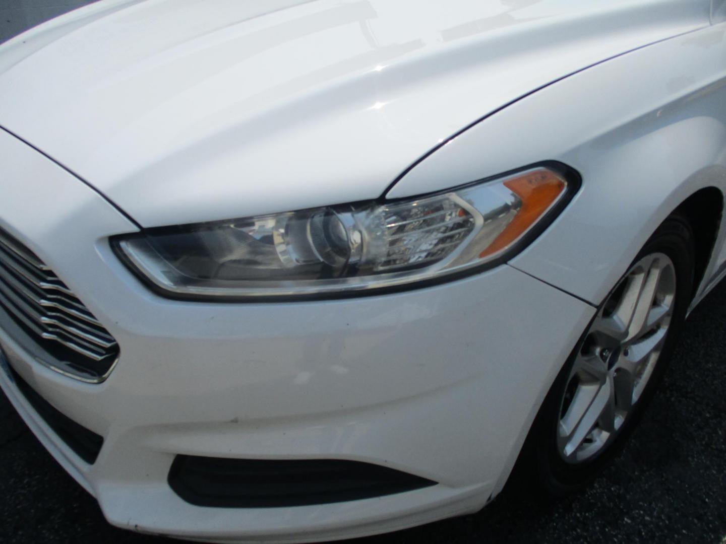 2016 WHITE Ford Fusion (3FA6P0H74GR) , AUTOMATIC transmission, located at 540a Delsea Drive, Sewell, NJ, 08080, (856) 589-6888, 39.752560, -75.111206 - Photo#3