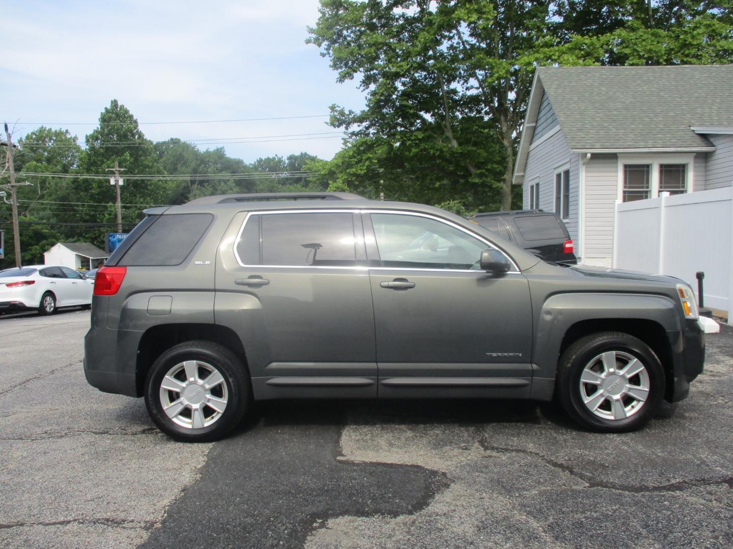 2012 BLACK GMC Terrain (2GKFLTEK1C6) , AUTOMATIC transmission, located at 540a Delsea Drive, Sewell, NJ, 08080, (856) 589-6888, 39.752560, -75.111206 - Photo#6