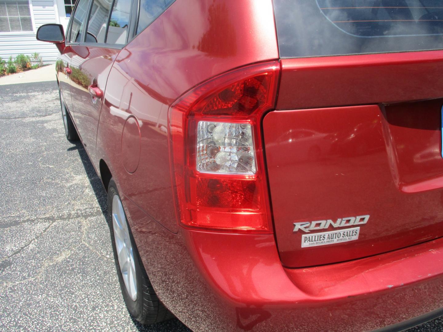 2008 RED Kia Rondo (KNAFG526187) , located at 540a Delsea Drive, Sewell, NJ, 08080, (856) 589-6888, 39.752560, -75.111206 - Photo#2