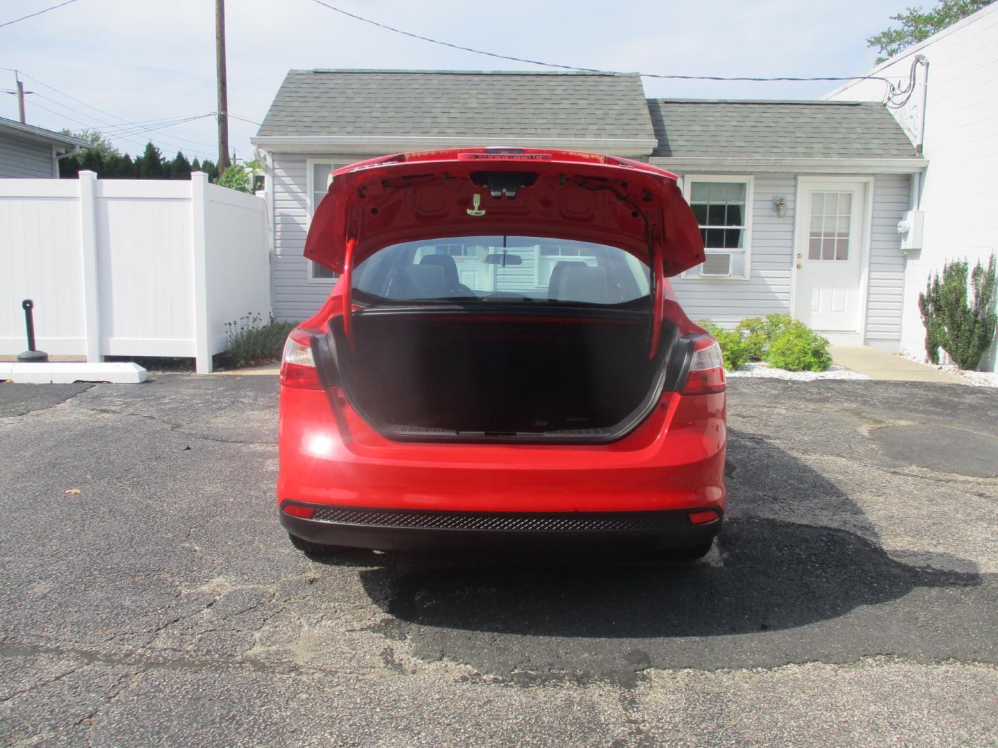 2013 RED Ford Focus (1FADP3F24DL) , AUTOMATIC transmission, located at 540a Delsea Drive, Sewell, NJ, 08080, (856) 589-6888, 39.752560, -75.111206 - Photo#20