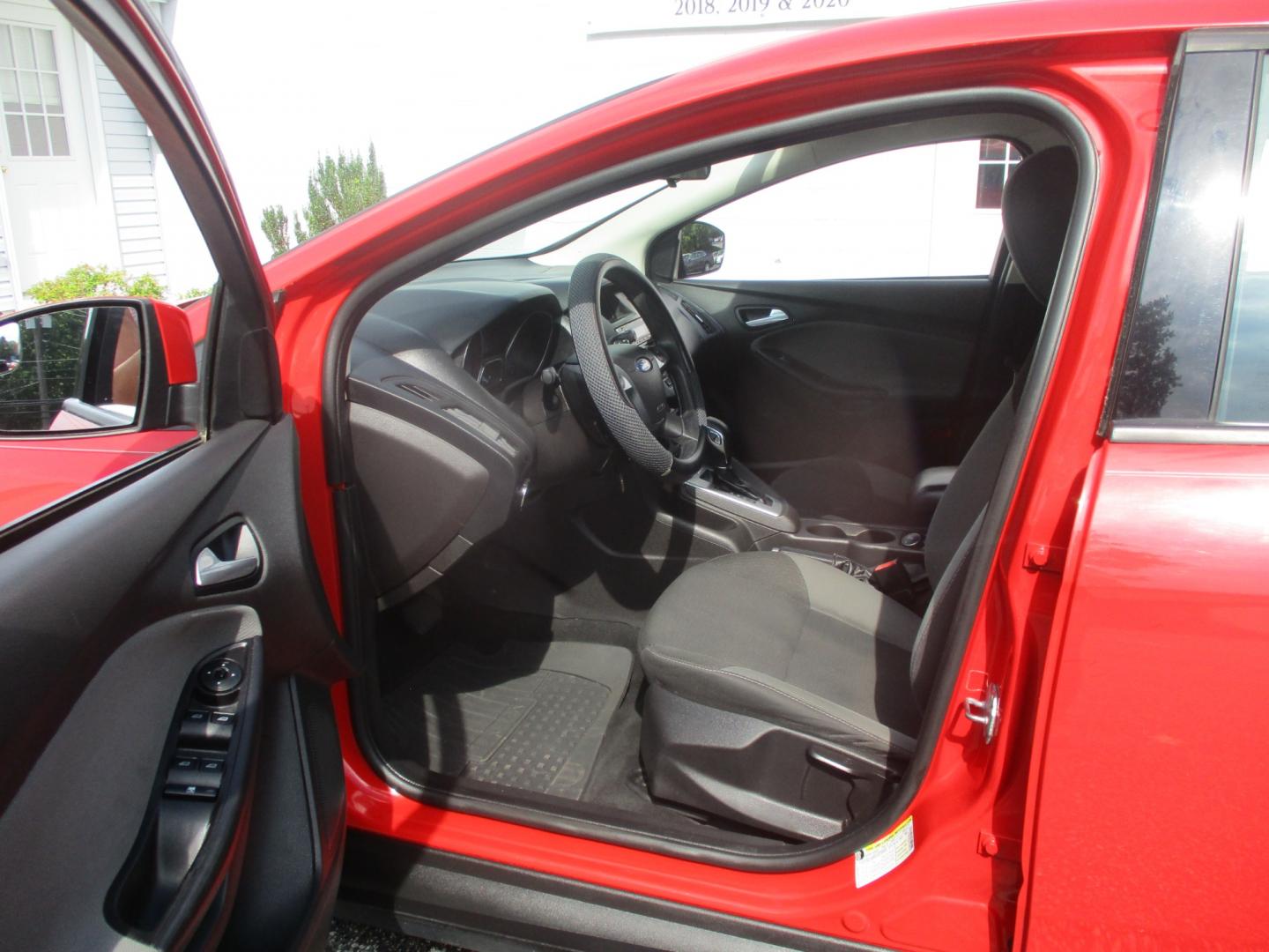 2013 RED Ford Focus (1FADP3F24DL) , AUTOMATIC transmission, located at 540a Delsea Drive, Sewell, NJ, 08080, (856) 589-6888, 39.752560, -75.111206 - Photo#17