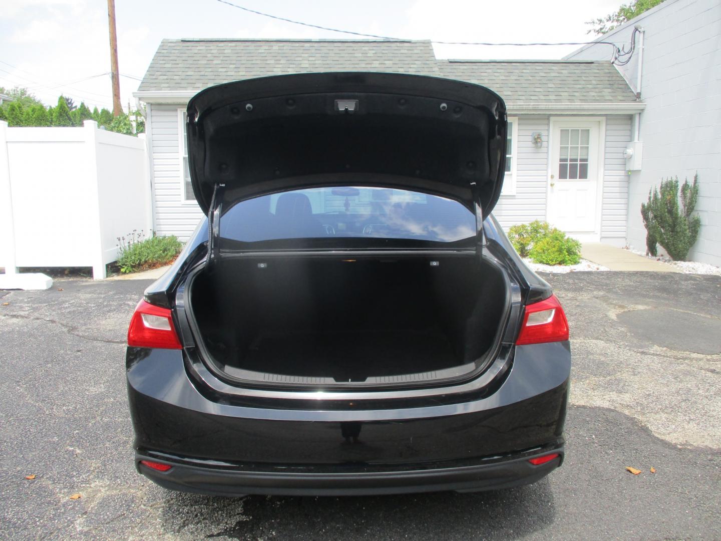 2016 BLACK Chevrolet Malibu (1G1ZE5ST6GF) , AUTOMATIC transmission, located at 540a Delsea Drive, Sewell, NJ, 08080, (856) 589-6888, 39.752560, -75.111206 - Photo#27