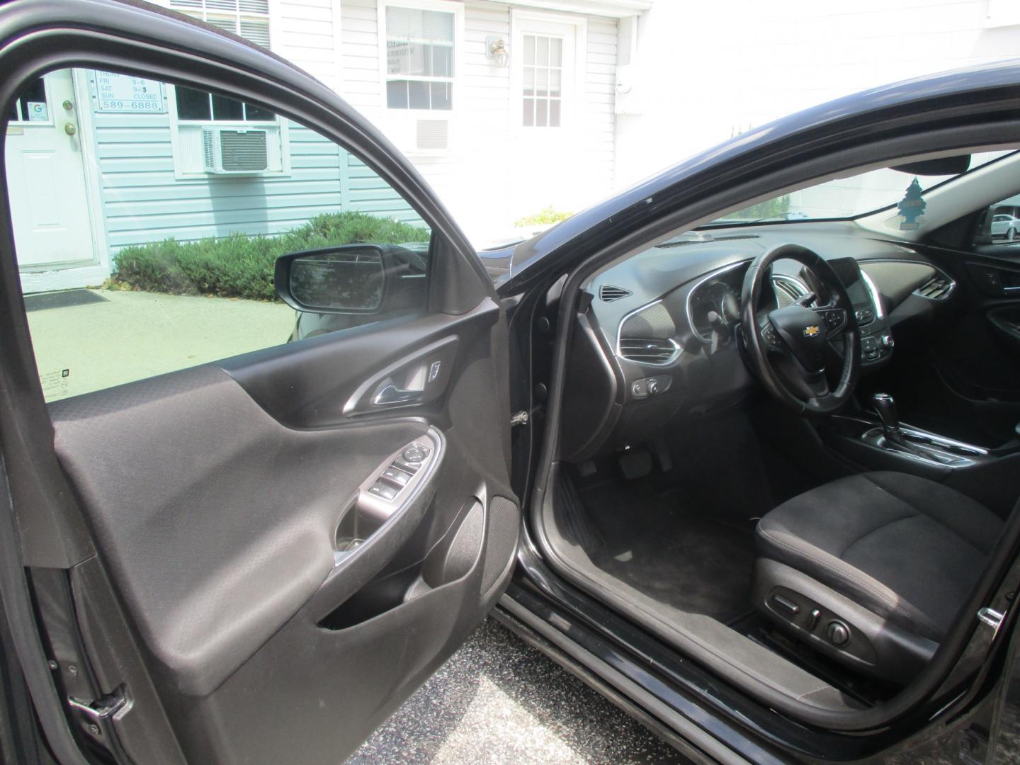 2016 BLACK Chevrolet Malibu (1G1ZE5ST6GF) , AUTOMATIC transmission, located at 540a Delsea Drive, Sewell, NJ, 08080, (856) 589-6888, 39.752560, -75.111206 - Photo#12