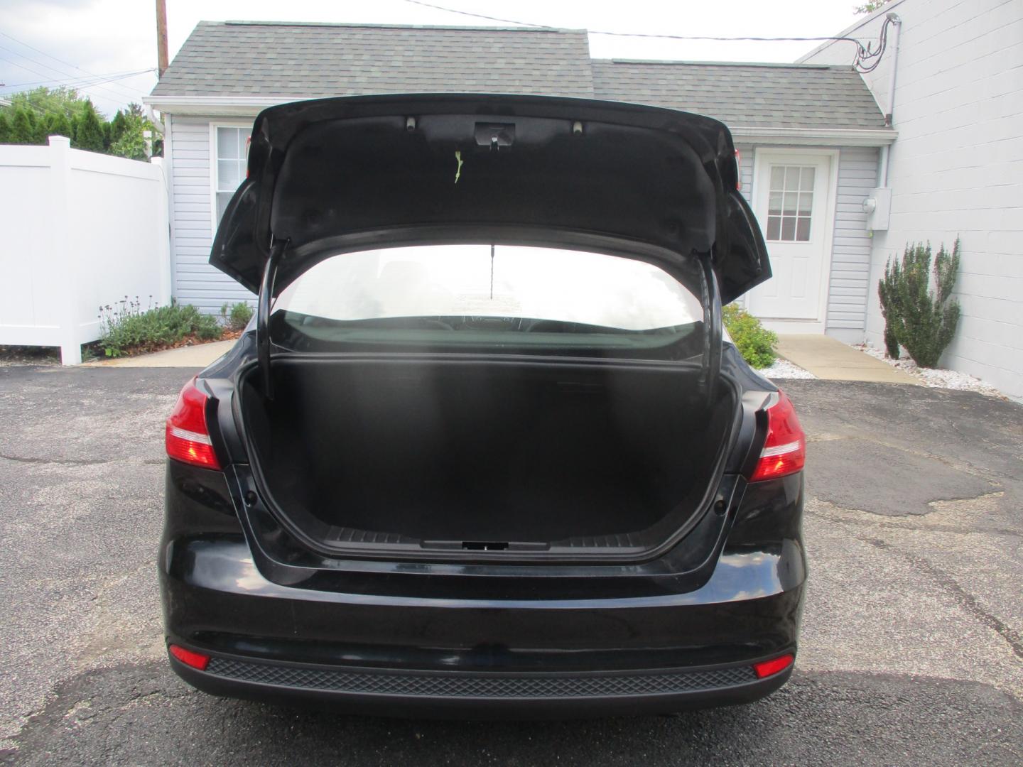 2015 BLACK Ford Focus (1FADP3F24FL) , AUTOMATIC transmission, located at 540a Delsea Drive, Sewell, NJ, 08080, (856) 589-6888, 39.752560, -75.111206 - Photo#27