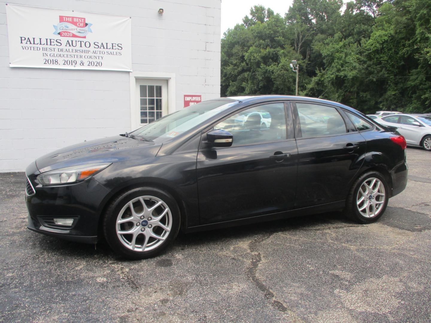 2015 BLACK Ford Focus (1FADP3F24FL) , AUTOMATIC transmission, located at 540a Delsea Drive, Sewell, NJ, 08080, (856) 589-6888, 39.752560, -75.111206 - Photo#1