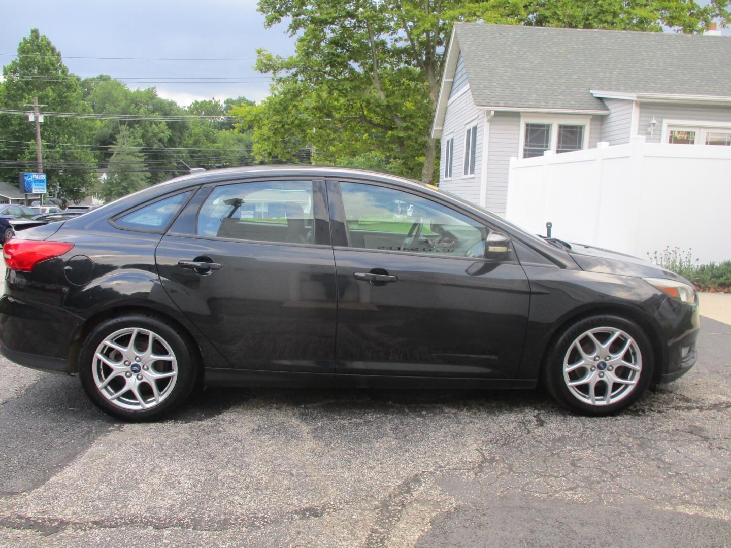 2015 BLACK Ford Focus (1FADP3F24FL) , AUTOMATIC transmission, located at 540a Delsea Drive, Sewell, NJ, 08080, (856) 589-6888, 39.752560, -75.111206 - Photo#8