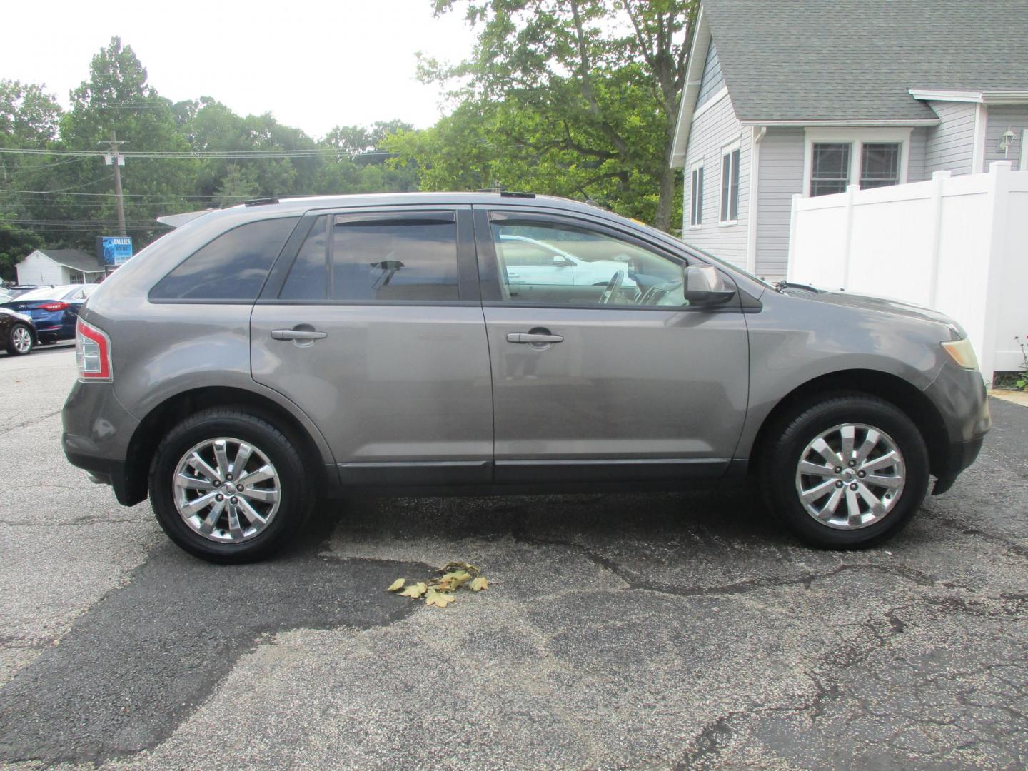 2010 Ford Edge SEL AWD (2FMDK4JC3AB) with an 3.5L V6 DOHC 24V engine, 6-Speed Automatic transmission, located at 540a Delsea Drive, Sewell, NJ, 08080, (856) 589-6888, 39.752560, -75.111206 - Photo#5