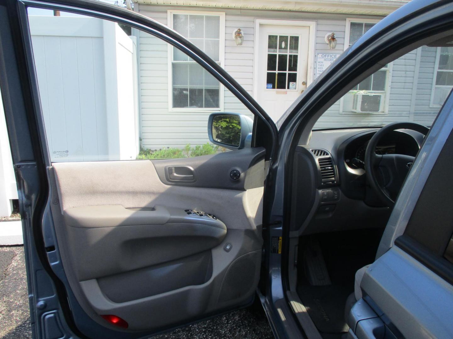 2008 Kia Sedona EX LWB (KNDMB233886) with an 3.8L V6 DOHC 24V engine, 5-Speed Automatic Overdrive transmission, located at 540a Delsea Drive, Sewell, NJ, 08080, (856) 589-6888, 39.752560, -75.111206 - Photo#15