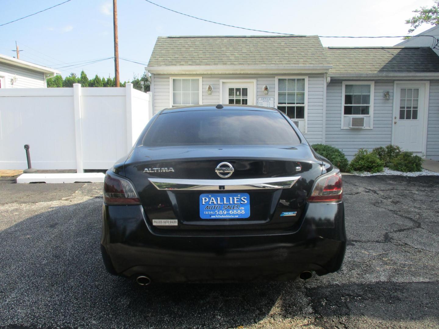 2014 Nissan Altima 2.5 SL (1N4AL3AP9EC) with an 2.5L L4 DOHC 16V engine, Continuously Variable Transmission transmission, located at 540a Delsea Drive, Sewell, NJ, 08080, (856) 589-6888, 39.752560, -75.111206 - Photo#5