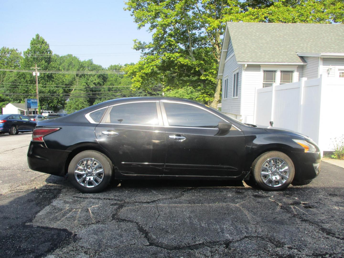 2014 Nissan Altima 2.5 SL (1N4AL3AP9EC) with an 2.5L L4 DOHC 16V engine, Continuously Variable Transmission transmission, located at 540a Delsea Drive, Sewell, NJ, 08080, (856) 589-6888, 39.752560, -75.111206 - Photo#8