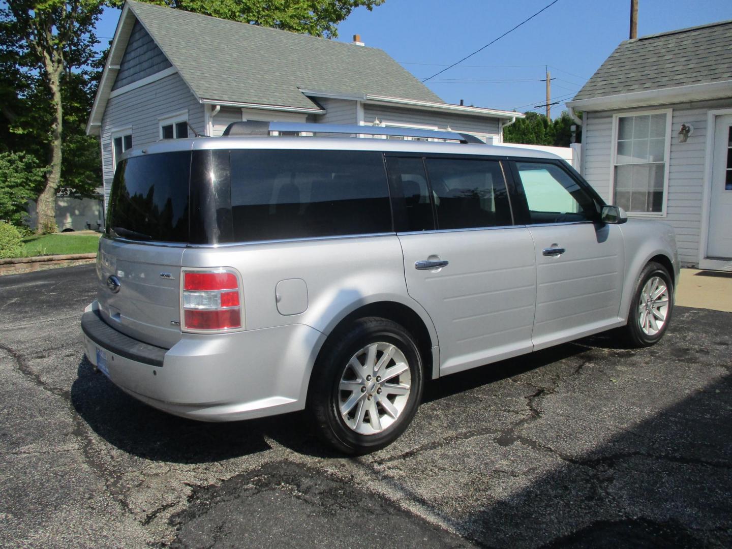 2012 Ford Flex SEL AWD (2FMHK6CC1CB) with an 3.5L V6 DOHC 24V engine, 6-Speed Automatic Overdrive transmission, located at 540a Delsea Drive, Sewell, NJ, 08080, (856) 589-6888, 39.752560, -75.111206 - Photo#8