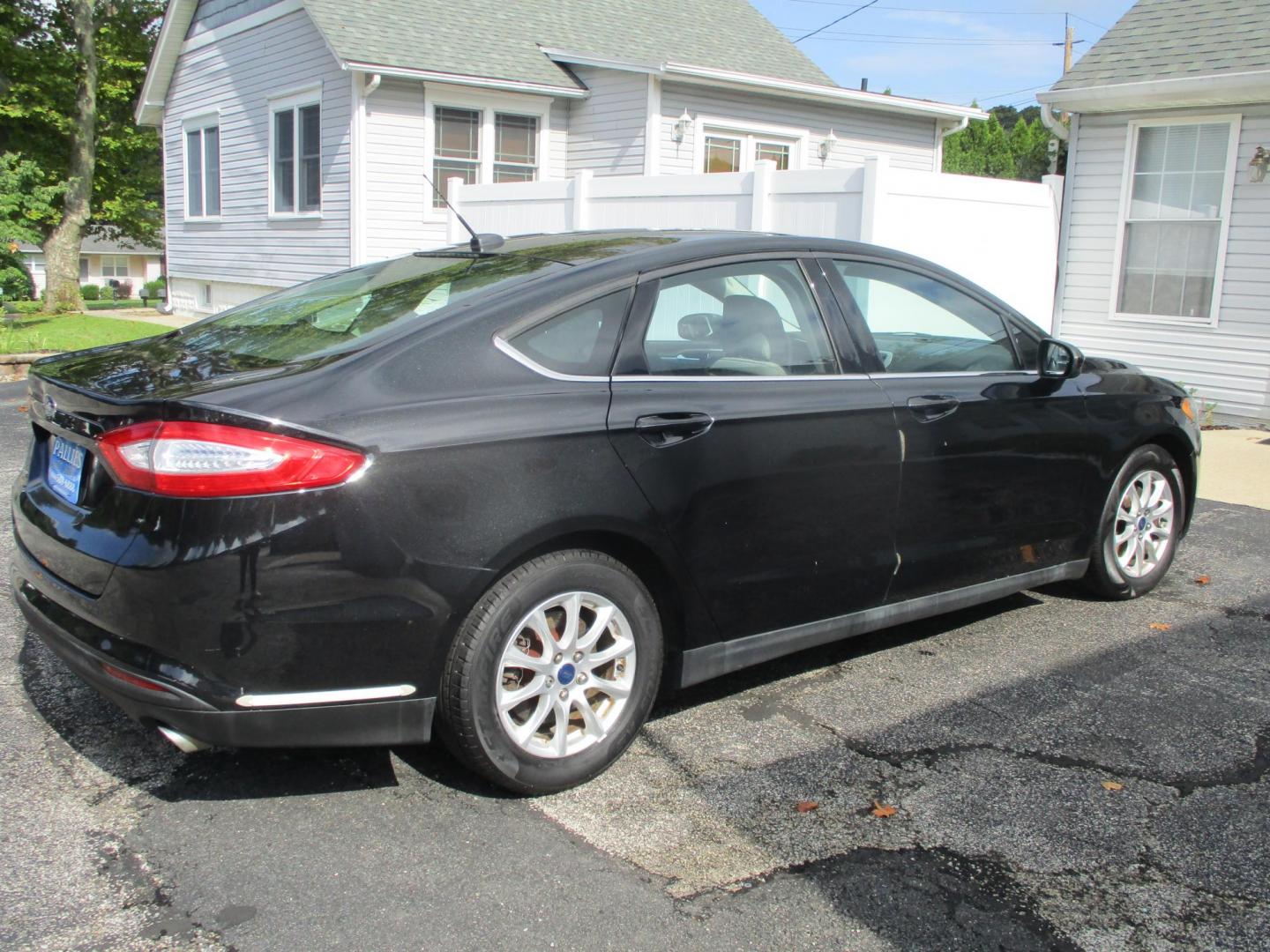 2015 Ford Fusion S (3FA6P0G70FR) with an 2.5L L4 DOHC 16V engine, AUTOMATIC transmission, located at 540a Delsea Drive, Sewell, NJ, 08080, (856) 589-6888, 39.752560, -75.111206 - Photo#4