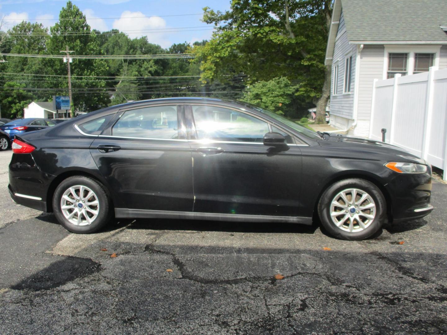 2015 Ford Fusion S (3FA6P0G70FR) with an 2.5L L4 DOHC 16V engine, AUTOMATIC transmission, located at 540a Delsea Drive, Sewell, NJ, 08080, (856) 589-6888, 39.752560, -75.111206 - Photo#5