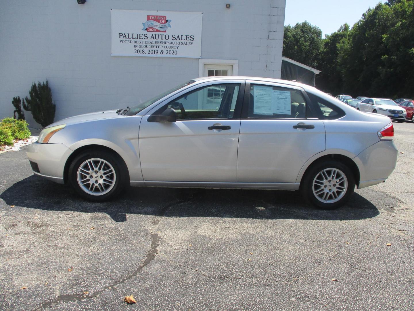 2011 Ford Focus SE Sedan (1FAHP3FN8BW) with an 2.0L L4 DOHC 16V engine, 4-Speed Aut transmission, located at 540a Delsea Drive, Sewell, NJ, 08080, (856) 589-6888, 39.752560, -75.111206 - Photo#2