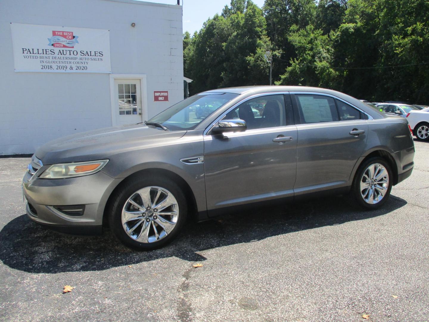 2011 Ford Taurus Limited FWD (1FAHP2FW1BG) with an 3.5L V6 DOHC 24V engine, 6-Speed Automatic transmission, located at 540a Delsea Drive, Sewell, NJ, 08080, (856) 589-6888, 39.752560, -75.111206 - Photo#1