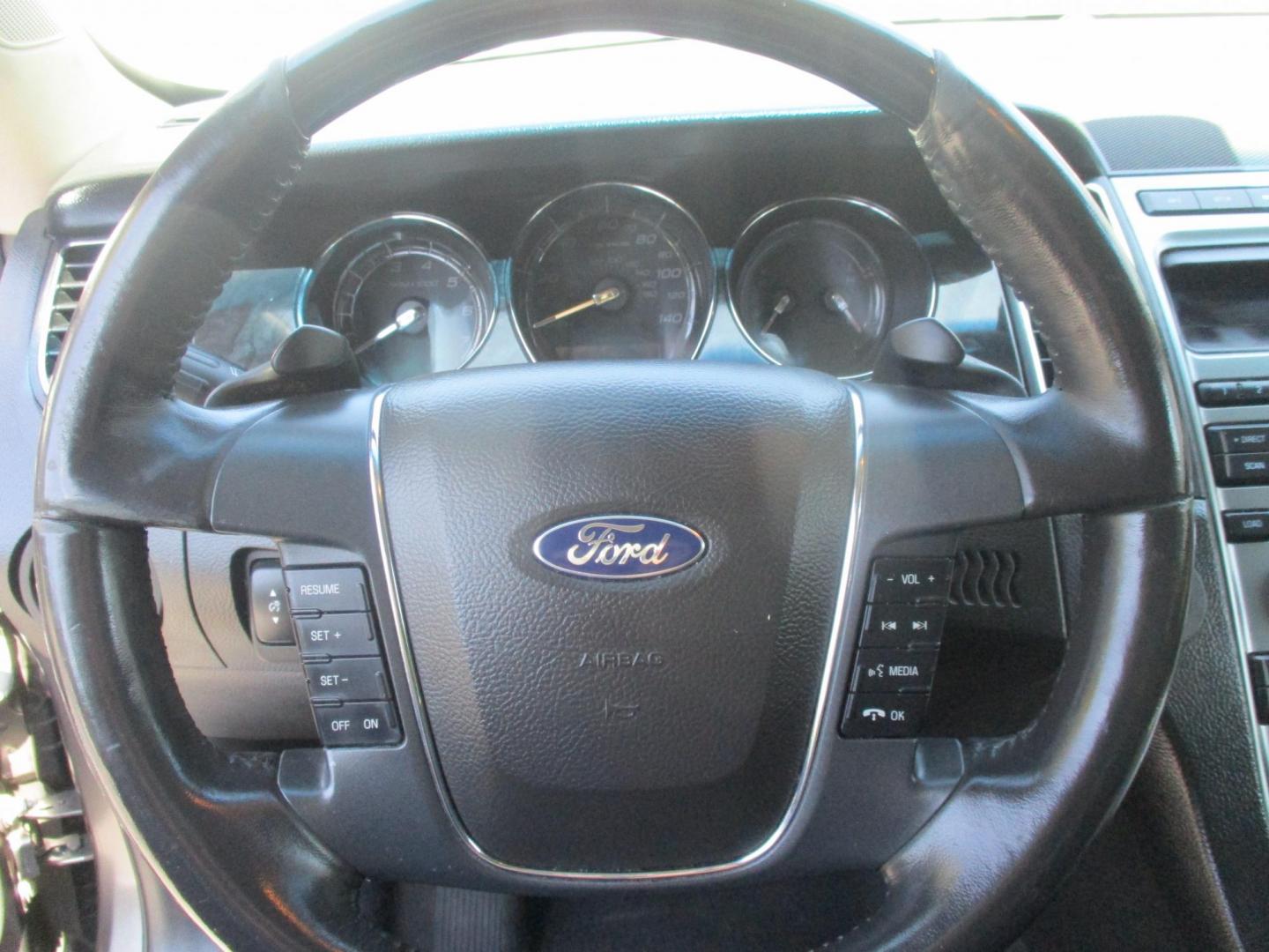 2011 Ford Taurus Limited FWD (1FAHP2FW1BG) with an 3.5L V6 DOHC 24V engine, 6-Speed Automatic transmission, located at 540a Delsea Drive, Sewell, NJ, 08080, (856) 589-6888, 39.752560, -75.111206 - Photo#20