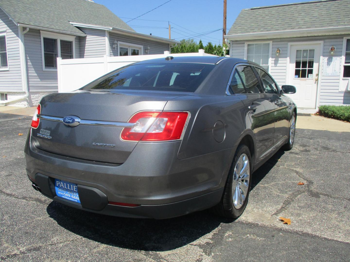 2011 Ford Taurus Limited FWD (1FAHP2FW1BG) with an 3.5L V6 DOHC 24V engine, 6-Speed Automatic transmission, located at 540a Delsea Drive, Sewell, NJ, 08080, (856) 589-6888, 39.752560, -75.111206 - Photo#8